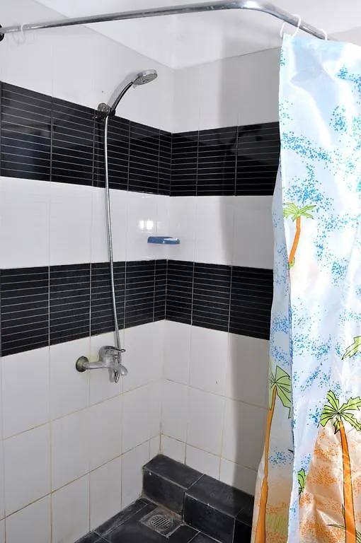 بيت ضيافة بلومارين نيجومبو