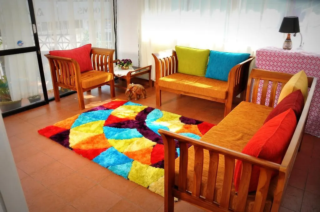 Blumarine Guest House 니곰보