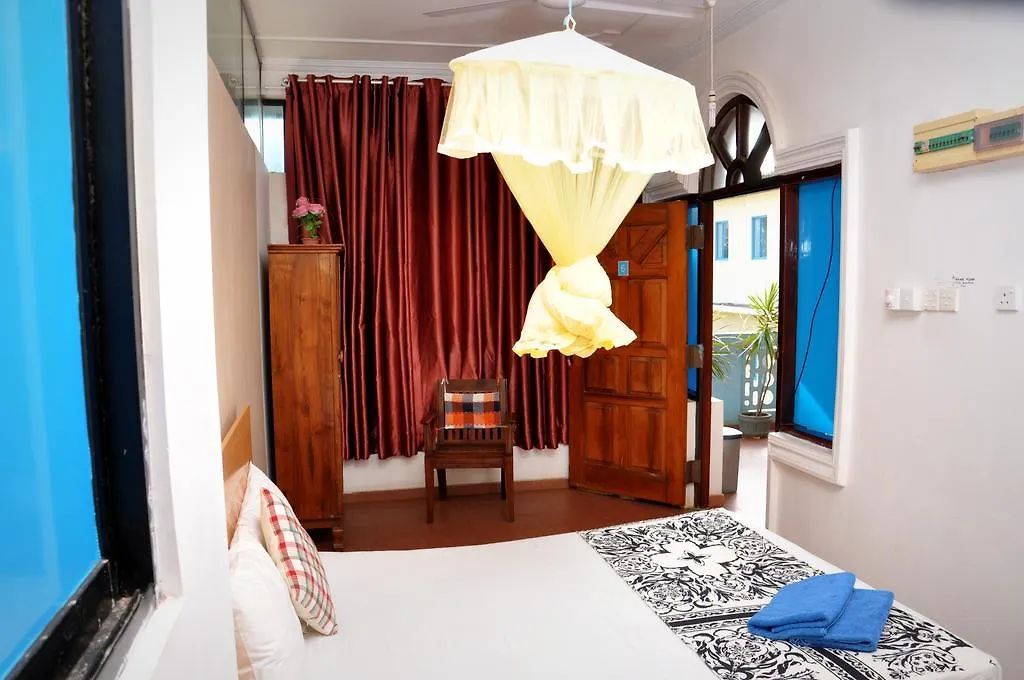 Blumarine Guest House 니곰보 스리랑카